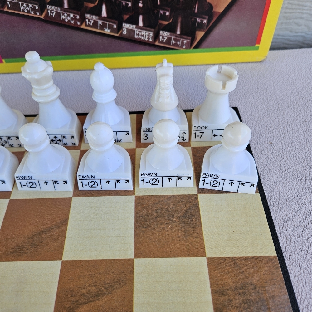 Pavilion Chess Teacher Game Set VTG 1992 Toys R Us Plastic Educational Strategy - Picture 4 of 11